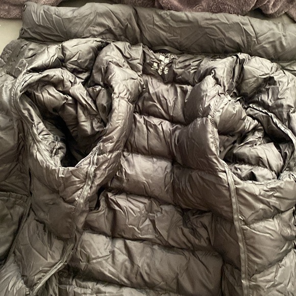 Uniglo Ultra Light Down Mock Neck Black Jacket Size S|P - Picture 12 of 13